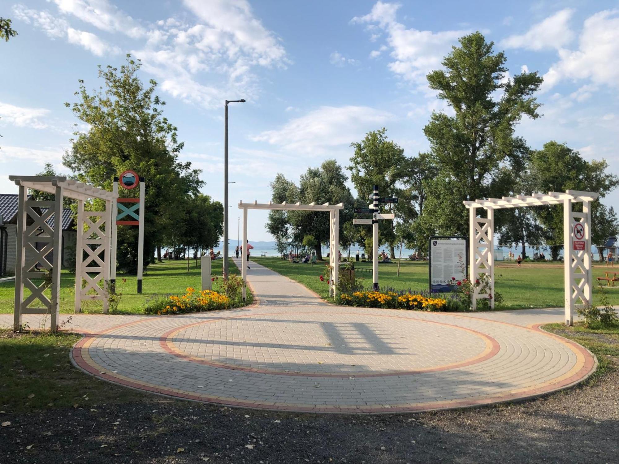 Vadszilva Apartman Balatonoszod Extérieur photo